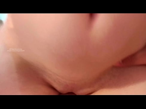 ❤️ E moe ana i loko o ka lumi o koʻu kaikuahine a pēlā wau i ala ai Porno fb ia makou