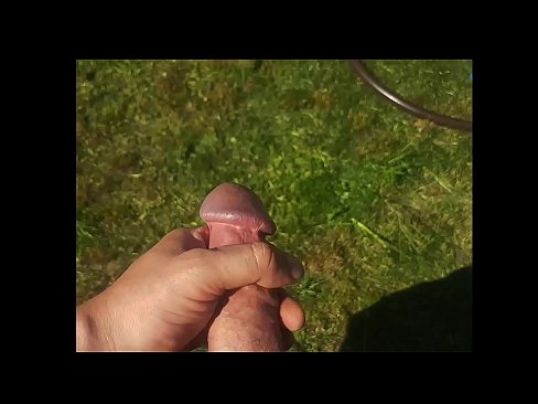 ❤️ Hot hottie gets her pink pussy fucked and cums with a squirt in a summer garden Porno fb ia makou